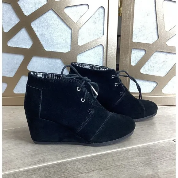 NEW TOMS Desert Wedge Bootie women black suede leather 6
