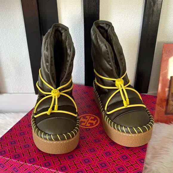 NEW Tory Burch Sleeping Bag sSize 7 Olive and Yellow Boots