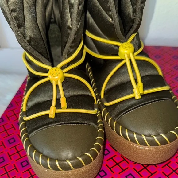 NEW Tory Burch Sleeping Bag sSize 7 Olive and Yellow Boots