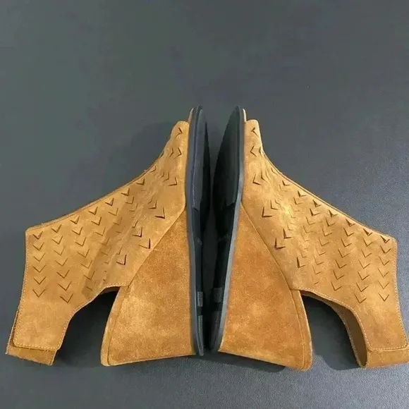 New Via Spiga Wedge Heel Sandals NWOT Brown Cognac Leather Suede