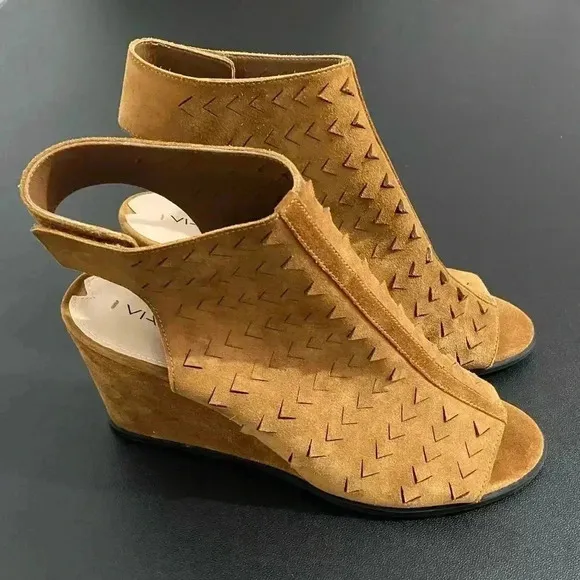 New Via Spiga Wedge Heel Sandals NWOT Brown Cognac Leather Suede