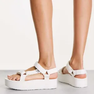 [NEW/BNIB] Teva White Flatform Platform Universal Sandals - US 7 / EU 38 / UK 5
