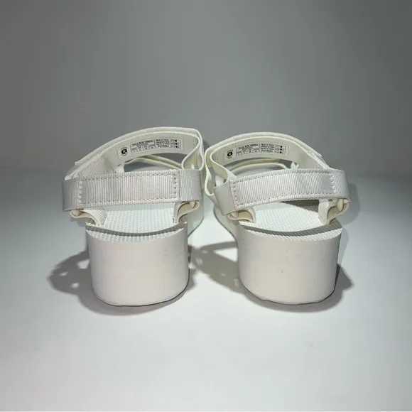 [NEW/BNIB] Teva White Flatform Platform Universal Sandals - US 7 / EU 38 / UK 5