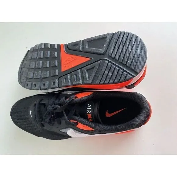 New Nike Air Max IVO Size 11.5 Running Shoe Sneaker 580518-016 Black Crimson