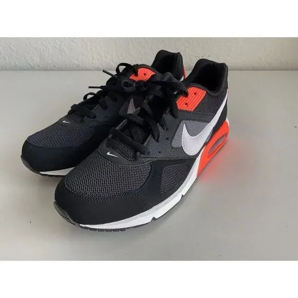 New Nike Air Max IVO Size 11.5 Running Shoe Sneaker 580518-016 Black Crimson