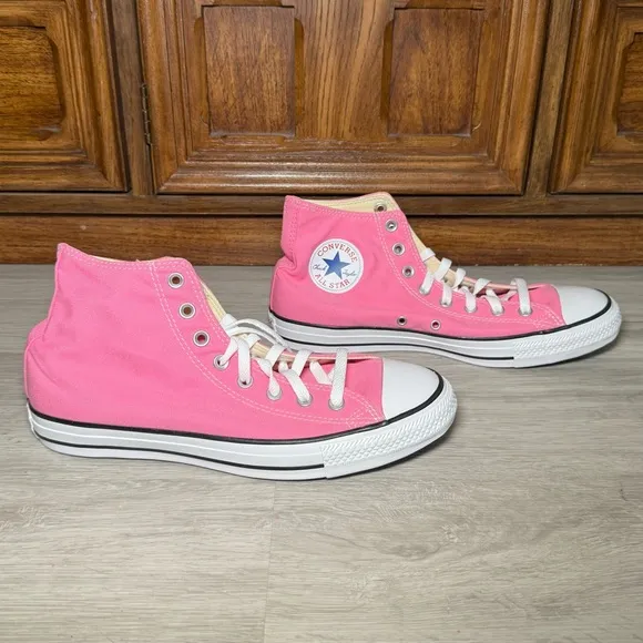 NIB Converse Chuck Taylor All Star High-Top Sneakers Pink Unisex Women’s 11