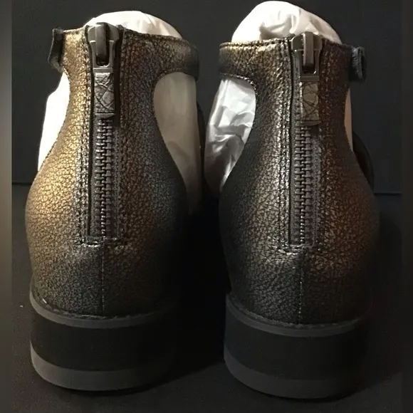 NIB Eileen Fisher Keno Silver Metallic Leather Platform Sandals 7.5 Medium