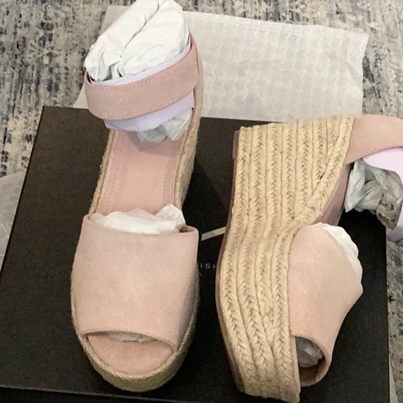 NIB Marc Fisher LTD Size 11M Alita Shoes Light Pink