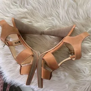 NIB Stacked Heel Tan Coach Sandals