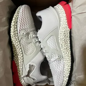 NIB WOMANS PUMA Hybrid Sky White/Pink 192576-05‎ Sz 8.5