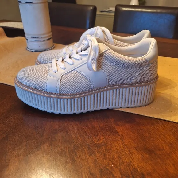 NICE Women's Bubbles DV dolce vita Cream Platform Sneakers