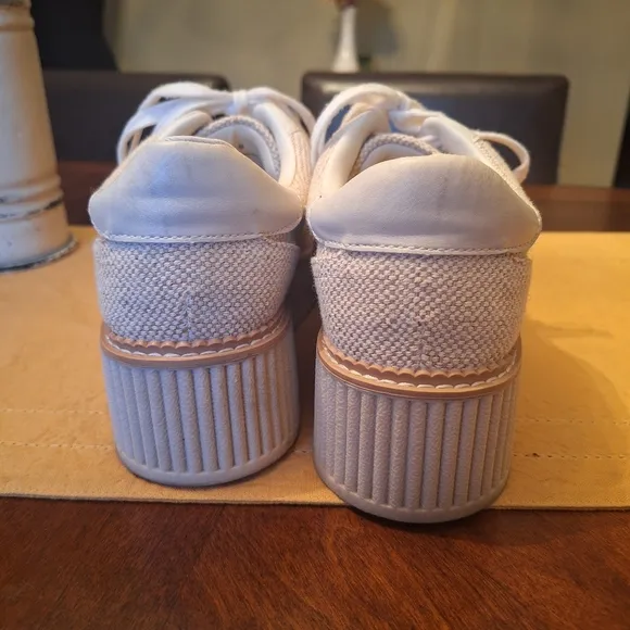NICE Women's Bubbles DV dolce vita Cream Platform Sneakers