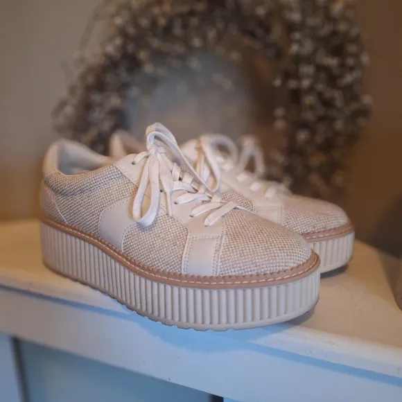 NICE Women's Bubbles DV dolce vita Cream Platform Sneakers