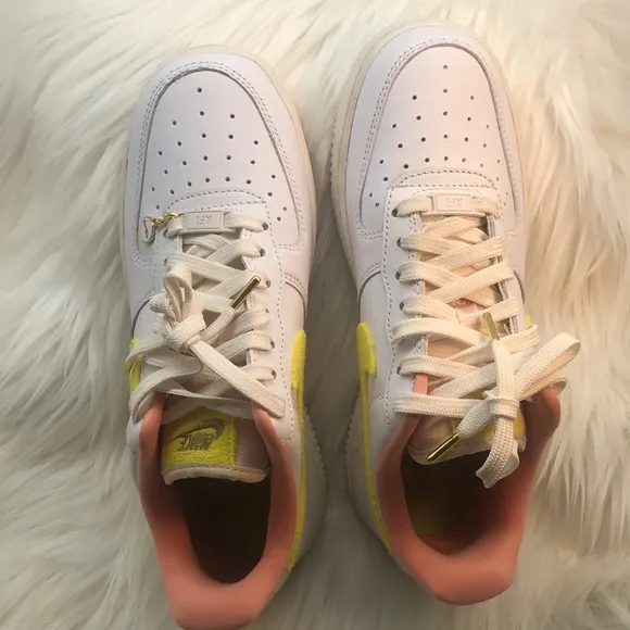Nike Air Force 1 '07 LXWomen's Shoes Size 7.5