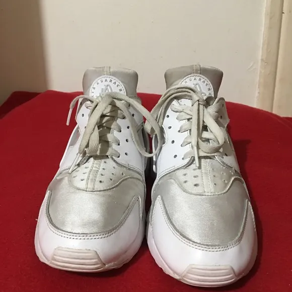 Nike Air HuaracheMen's Shoes size 9.5