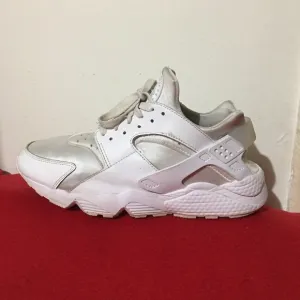 Nike Air HuaracheMen's Shoes size 9.5
