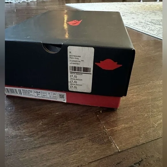 Nike-Air Jordan 1-Elevate Low-Women’s 7.5 red/Gray