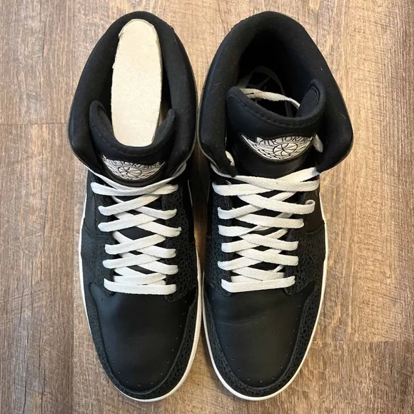 Nike Air Jordan 1 Retro 86 Pure Platinum Black