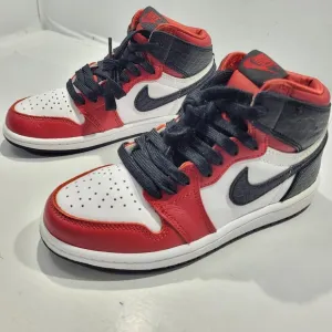 NIKE AIR JORDAN 1 RETRO BASKETBALL SHOES SATIN SNAKE CHICAGO YOUTH KIDS SIZE 1Y