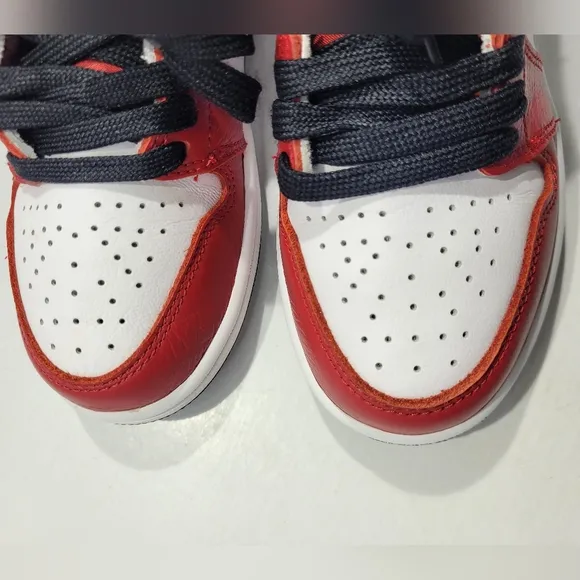 NIKE AIR JORDAN 1 RETRO BASKETBALL SHOES SATIN SNAKE CHICAGO YOUTH KIDS SIZE 1Y