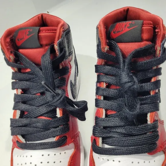 NIKE AIR JORDAN 1 RETRO BASKETBALL SHOES SATIN SNAKE CHICAGO YOUTH KIDS SIZE 1Y