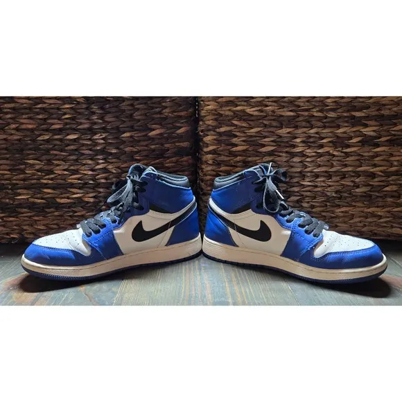 Nike Air Jordan 1 Retro High OG Hyper Royal White Sneakers Shoes Size 7Y