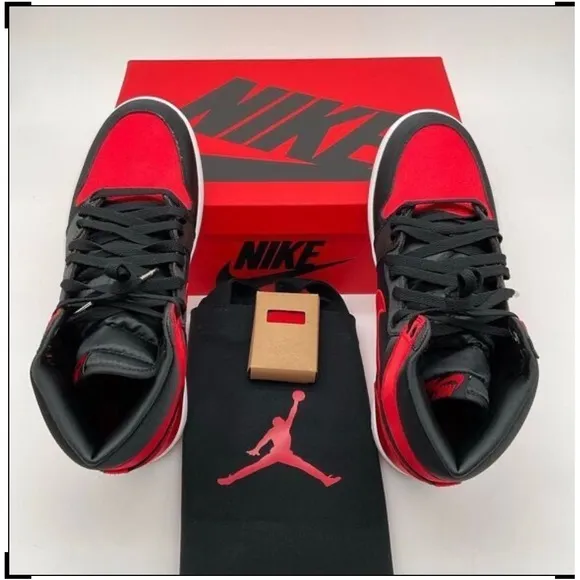 Nike Air Jordan 1 Retro High OG Satin Bred Sneakers Women's 11.5 / Men's 9.5
