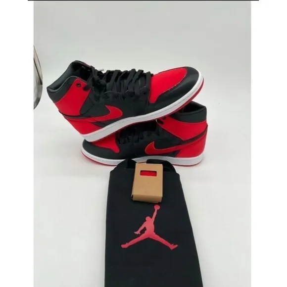 Nike Air Jordan 1 Retro High OG Satin Bred Sneakers Women's 11.5 / Men's 9.5