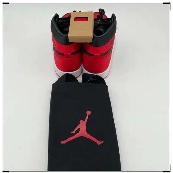 Nike Air Jordan 1 Retro High OG Satin Bred Sneakers Women's 11.5 / Men's 9.5