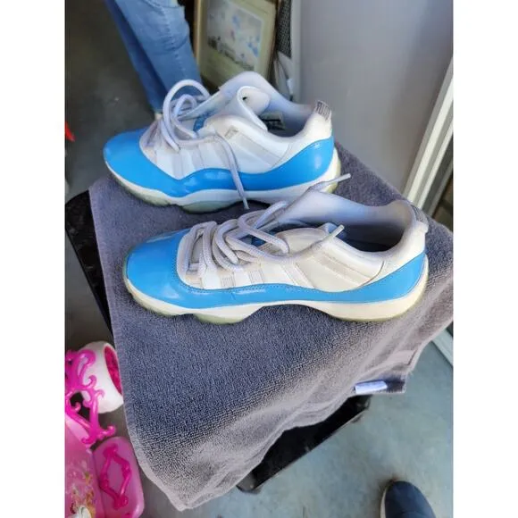 Nike Air Jordan 11 Retro Low UNC Men's Shoes - Size 8.5 528895 106