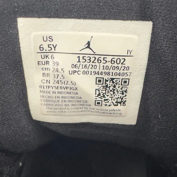 Nike Air Jordan 12 Retro Reverse Flu black and red shoes