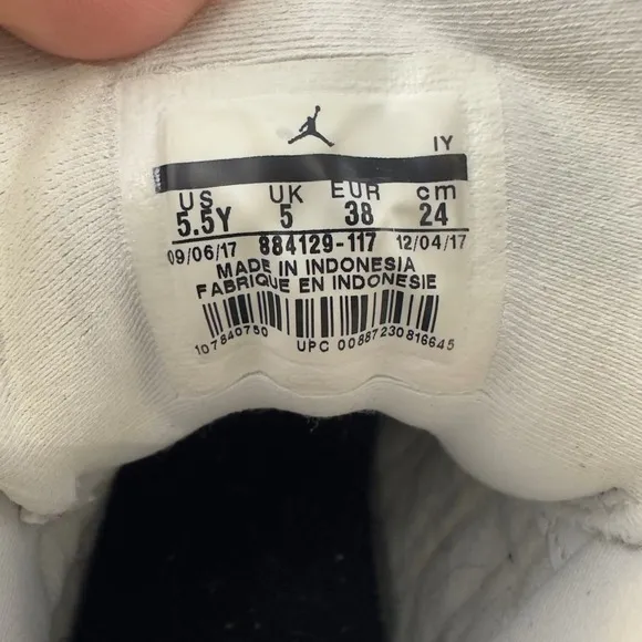 Nike Air Jordan 13 Retro ‘Hyper Royal’‎ white shoes