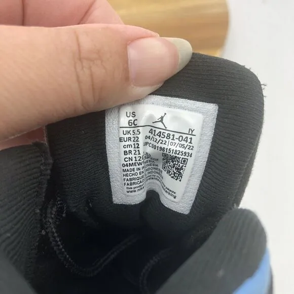 Nike Air Jordan 13 Retro Sneakers Boys 6C Black University Blue Lace Up Shoes