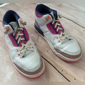 Nike Air Jordan 3 Youth Size 4y Retro Barely Grape Shoes Sneakers 441141-500