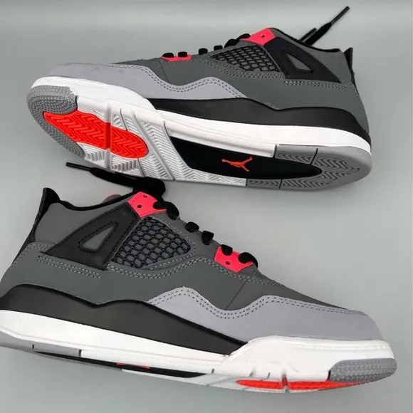 Nike Air Jordan 4 Retro Shoes size 3Y