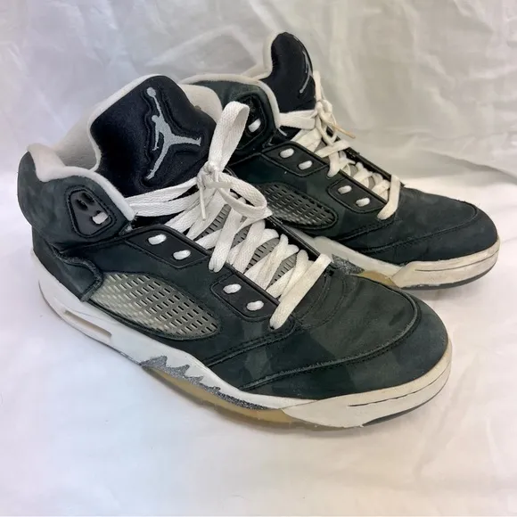 Nike Air Jordan 5 Retro Oreo tennis shoes.