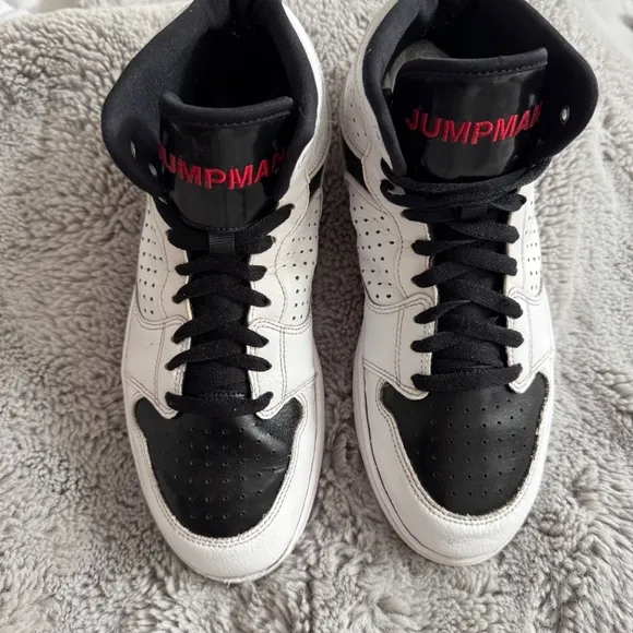 Nike Air Jordan Access Jumpman 2022 White Black Red Sporty Men 9 Running Shoes
