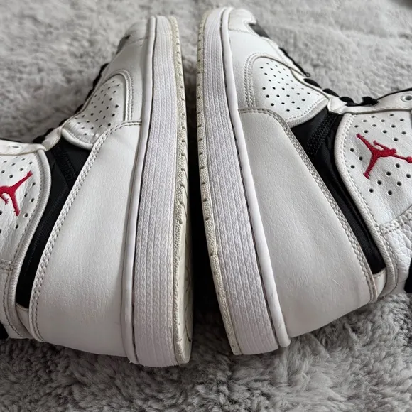 Nike Air Jordan Access Jumpman 2022 White Black Red Sporty Men 9 Running Shoes
