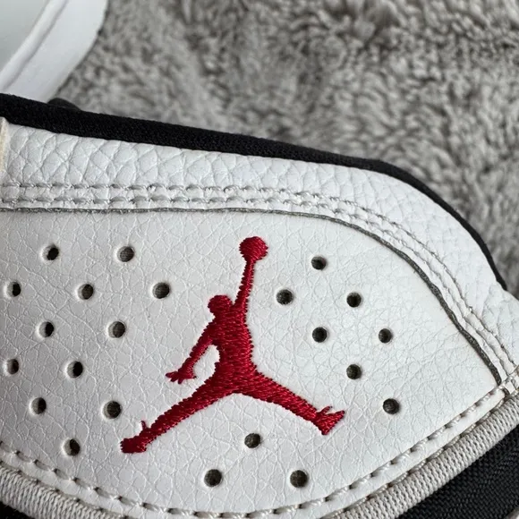 Nike Air Jordan Access Jumpman 2022 White Black Red Sporty Men 9 Running Shoes