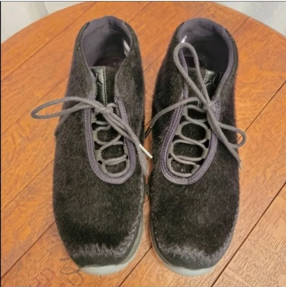 Nike Air Jordan Future Black Night Maroon Furry Sneakers Size 7