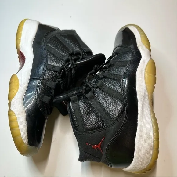 Nike Air Jordan Size 7Y Women’s 8.5  Black Shoes XI 11 Retro 72-10 GS 378038-002