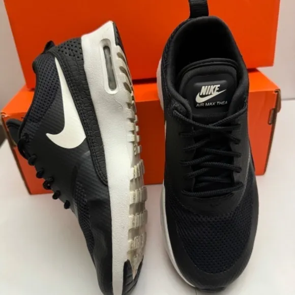 Nike Air Mac Thea Big Girl Size 5 Athletic Running Shoes Activewear Sneakers