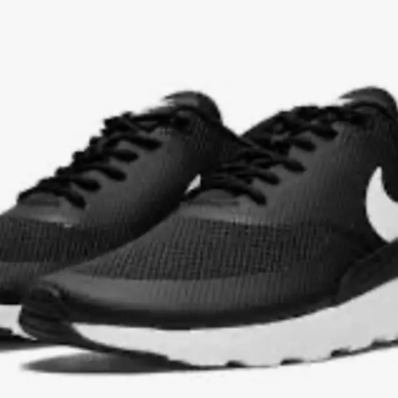 Nike Air Mac Thea Big Girl Size 5 Athletic Running Shoes Activewear Sneakers