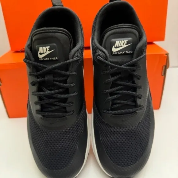 Nike Air Mac Thea Big Girl Size 5 Athletic Running Shoes Activewear Sneakers