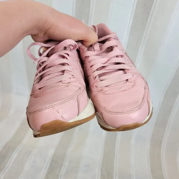 Nike Air Max Command Sneakers Pink Size 5.5 Tennis Shoes