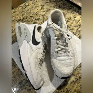 Nike Air Max Excee Mens Size 8 White Pure Platinum Sneaker Shoes