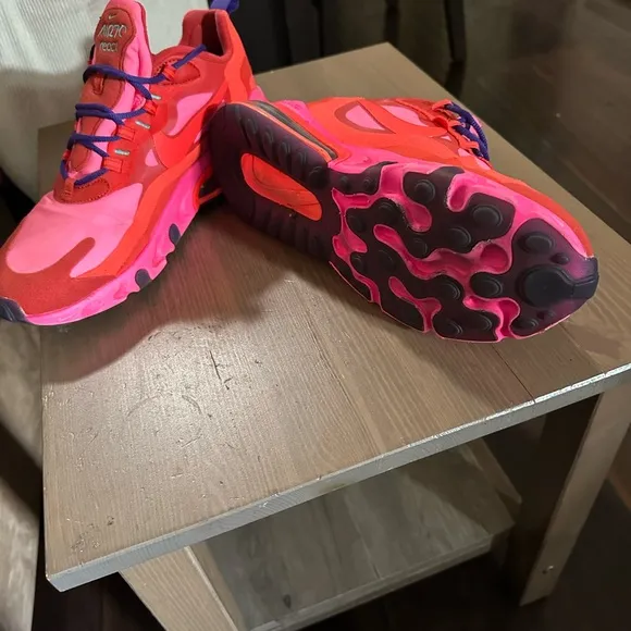 Nike Air Max React Pink Red Sneakers