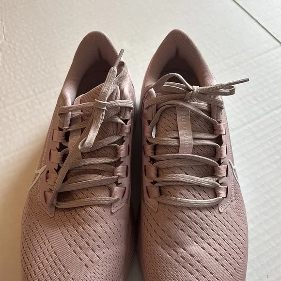 NIKE Air Zoom Pegasus Running Shoes 38 White &amp; Barely Rose - Size 9.5 Medium