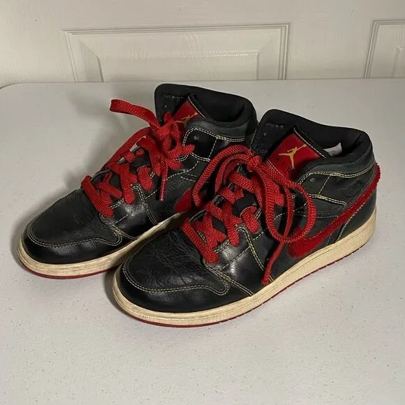 NIKE AIR JORDAN Basketball Shoes 1 Retro Size 6Y