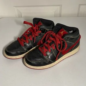 NIKE AIR JORDAN Basketball Shoes 1 Retro Size 6Y
